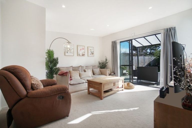 Photo of property in 6a Arnwood Street, Manurewa, Auckland, 2102