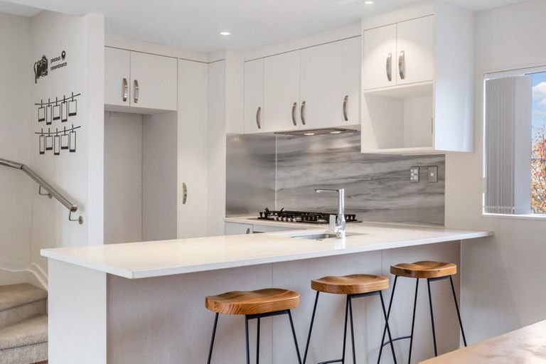 Photo of property in 73 Bordeaux Parade, Te Atatu South, Auckland, 0610