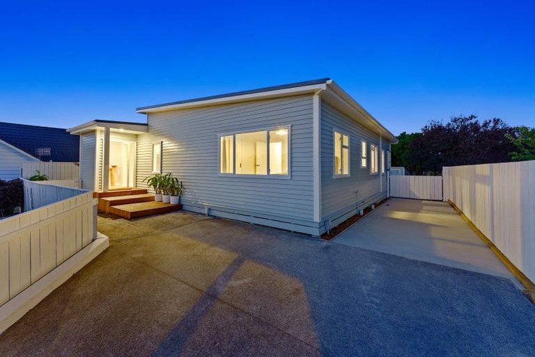 Photo of property in 4a Huia Road, Raumati Beach, Paraparaumu, 5032