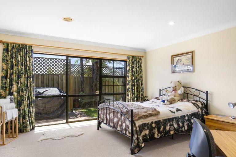 Photo of property in 6 Maniapoto Grove, Waipahihi, Taupo, 3330