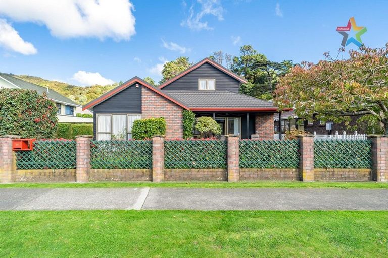 Photo of property in 22 Waddington Drive, Naenae, Lower Hutt, 5011