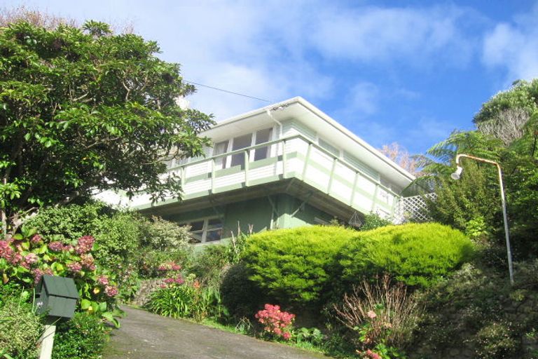 Photo of property in 99 Maungaraki Road, Korokoro, Lower Hutt, 5012