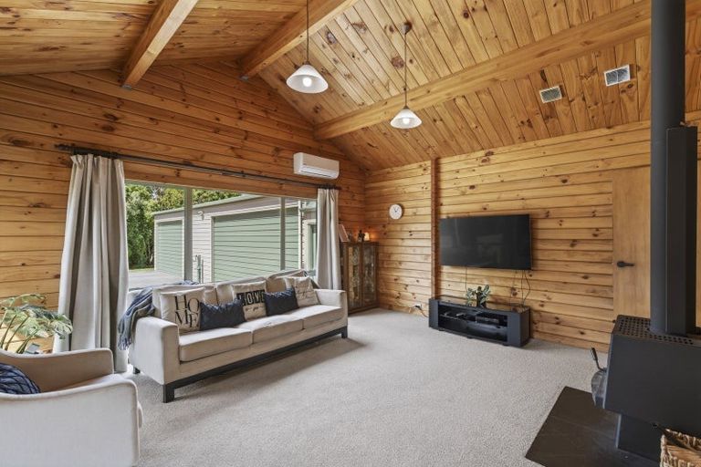 Photo of property in 280 Corbett Road, Paraite, New Plymouth, 4373