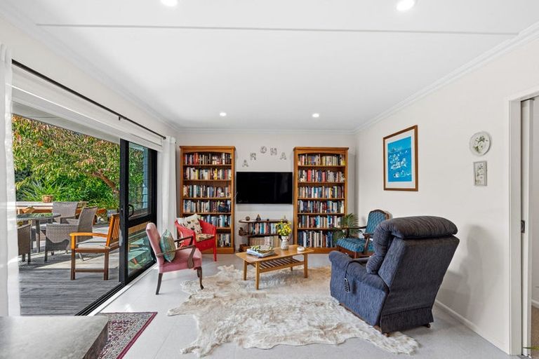Photo of property in 6 Karlos Lane, Levin, 5510