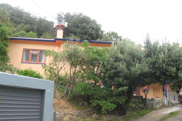 Photo of property in 139 Houghton Bay Road, Houghton Bay, Wellington, 6023