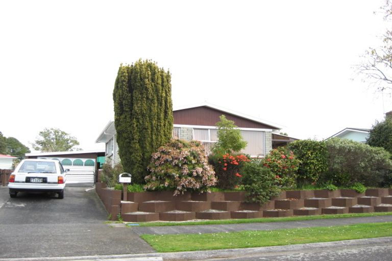 Photo of property in 13 Kowhai Street, Inglewood, 4330