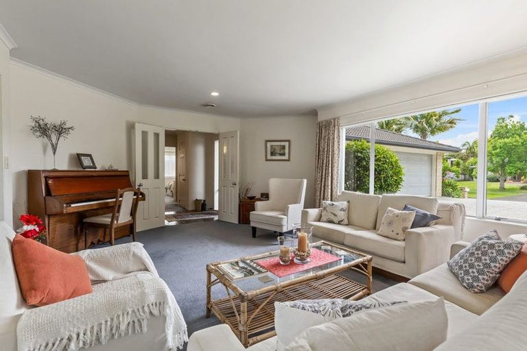 Photo of property in 2 Landing Drive, Albany, Auckland, 0632