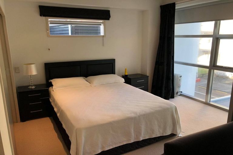 Photo of property in Summit Apartments, 4/184 Molesworth Street, Thorndon, Wellington, 6011