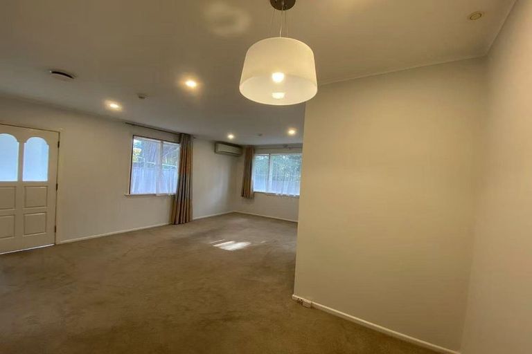Photo of property in 5 Crockett Lane, Henderson, Auckland, 0610