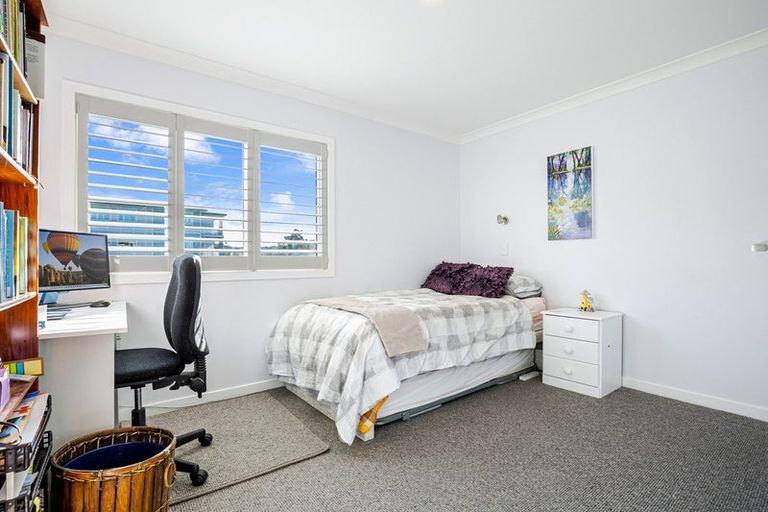 Photo of property in 42 Eaves Bush Parade, Orewa, 0931