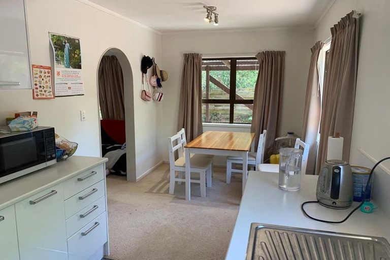 Photo of property in 1/7 Waverley Avenue, Glenfield, Auckland, 0629