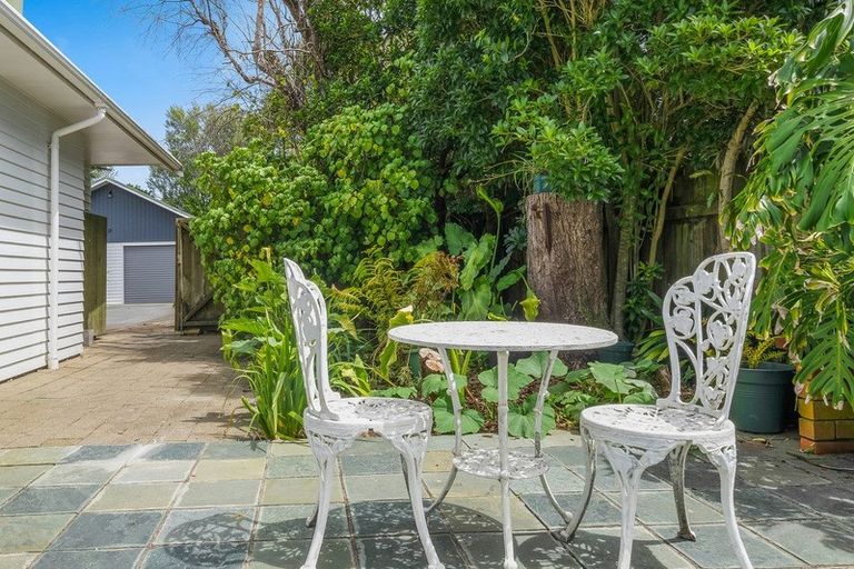 Photo of property in 307 Te Moana Road, Waikanae, 5036