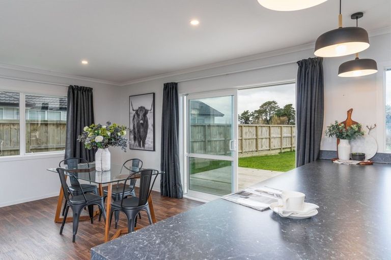 Photo of property in 38 Feist Street, Carterton, 5713