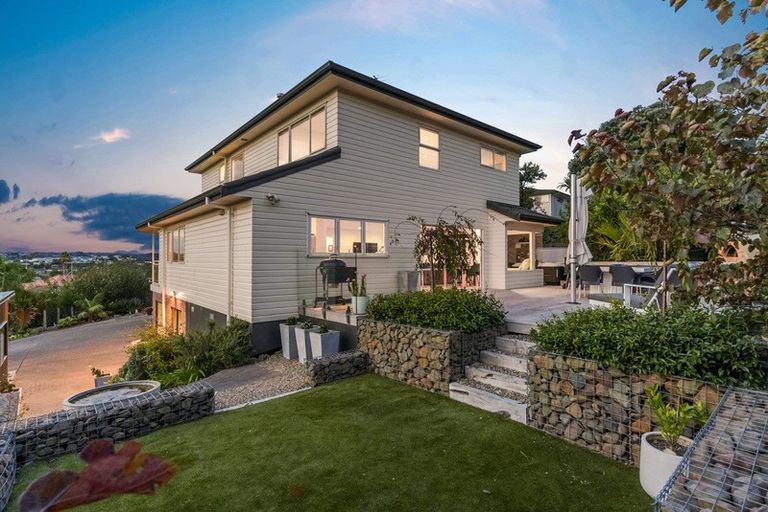 Photo of property in 23 Esther Place, Red Beach, 0932