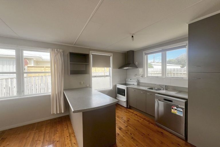 Photo of property in 58 Te Pene Avenue, Titahi Bay, Porirua, 5022
