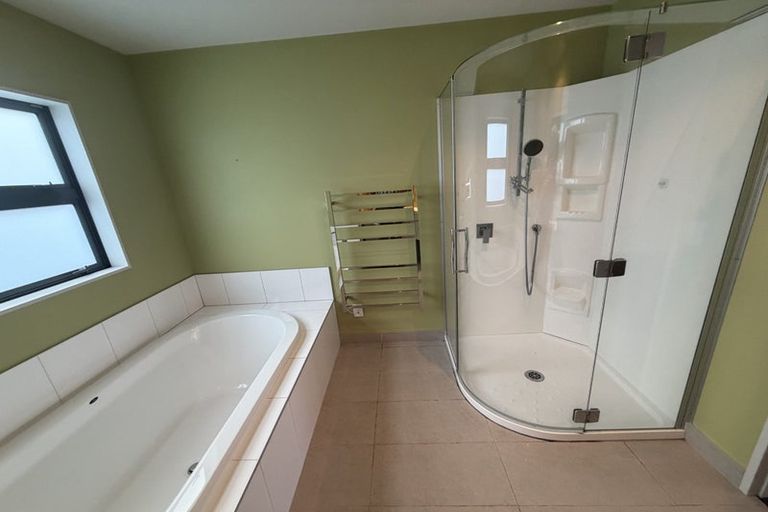 Photo of property in 16 Charlotte Way, Raumati South, Paraparaumu, 5032
