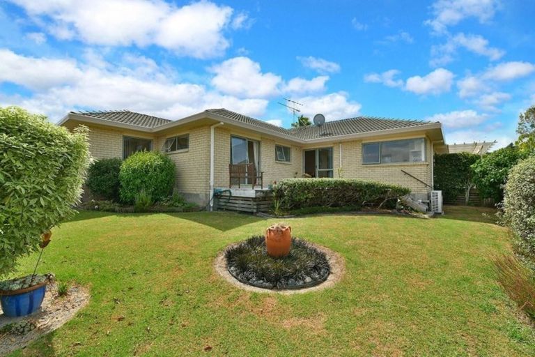 Photo of property in 9 Kath Hopper Drive, Orewa, 0931