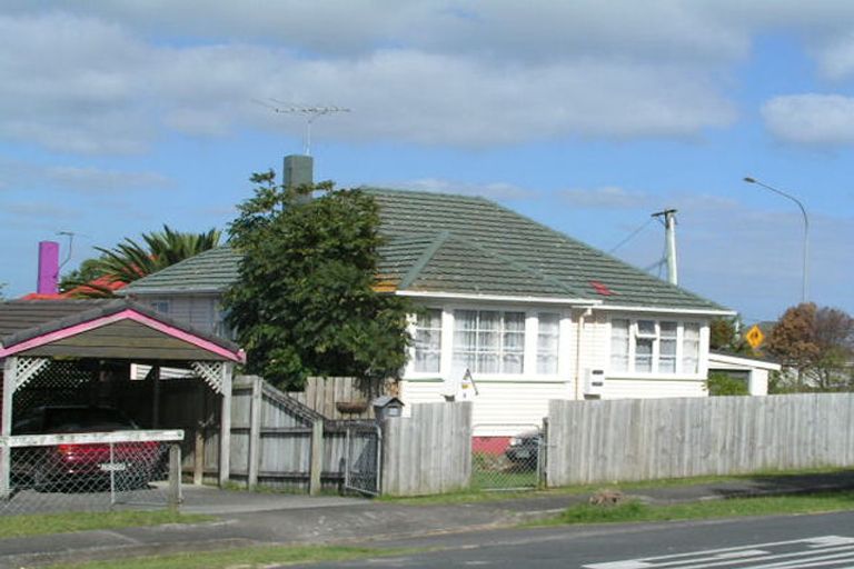 Photo of property in 1a Woodside Avenue, Northcote, Auckland, 0627