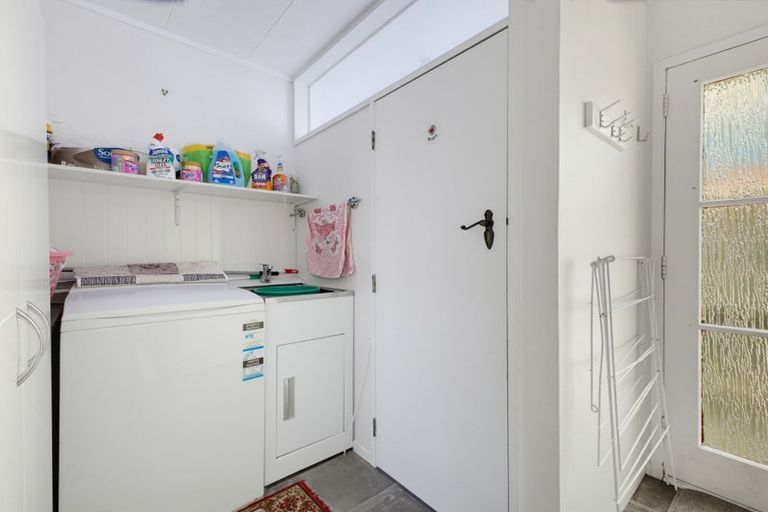 Photo of property in 84 Broadway, Stratford, 4332