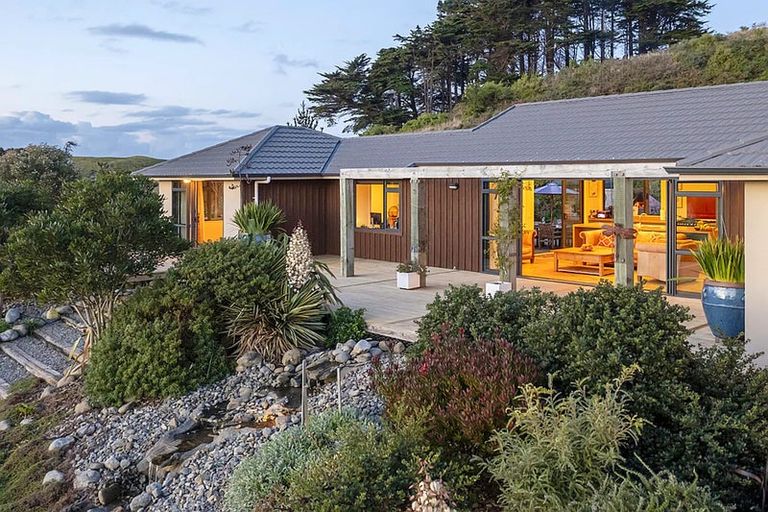 Photo of property in 97 Raukawa Road, Peka Peka, Waikanae, 5391