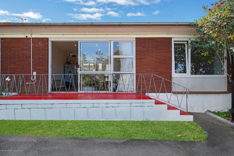Photo of property in 3/1 Ribblesdale Road, Henderson, Auckland, 0612