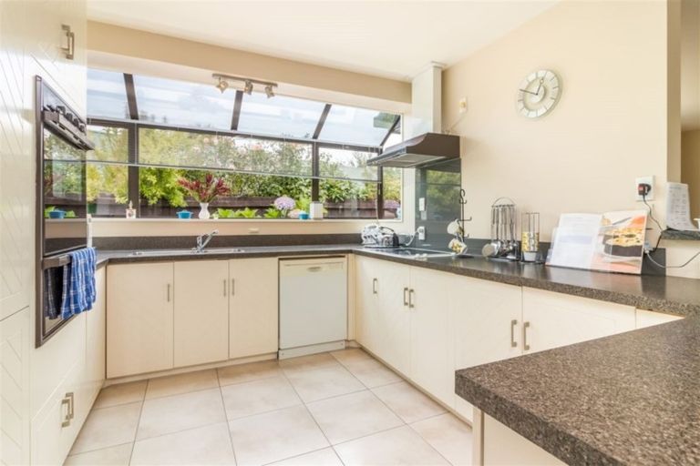 Photo of property in 9 Algie Place, Avonhead, Christchurch, 8042