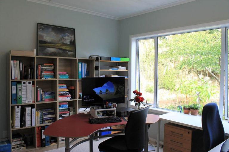 Photo of property in 10a Hill Street, Lawrence, 9532