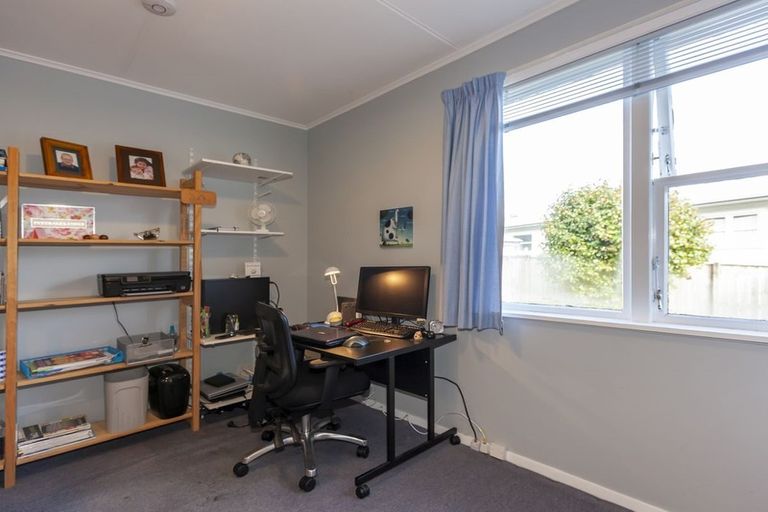 Photo of property in 46 Kaitawa Crescent, Paraparaumu, 5032