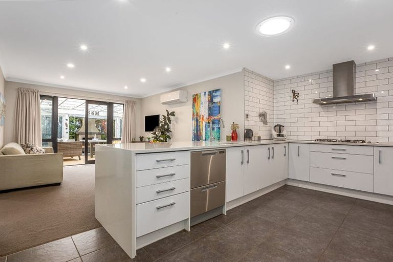 Photo of property in 15 Ashwood Street, Woodridge, Wellington, 6037