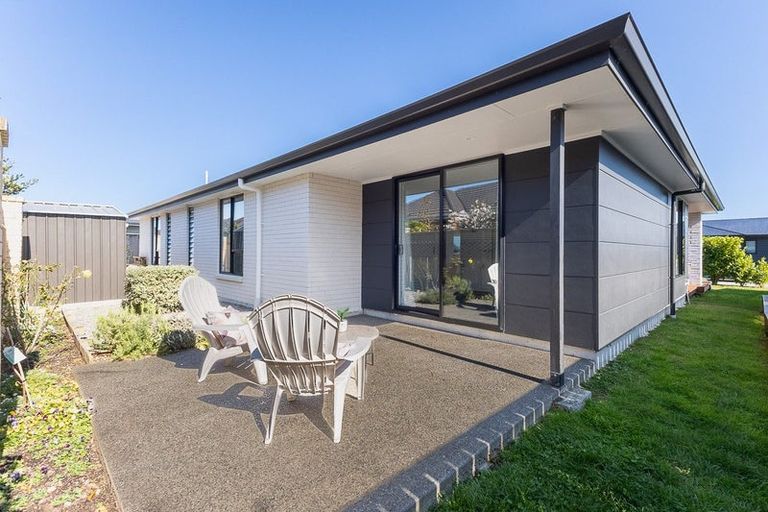 Photo of property in 12 Teiaroa Street, Waikanae, 5036