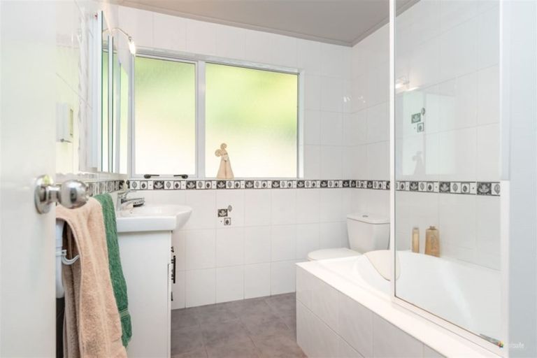 Photo of property in 14 Manor Drive, Stokes Valley, Lower Hutt, 5019