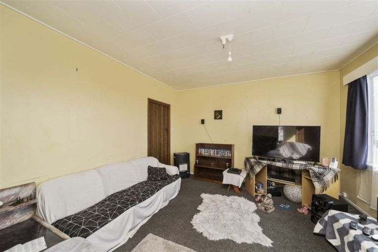 Photo of property in 34 Stafford Street, Patea, 4520
