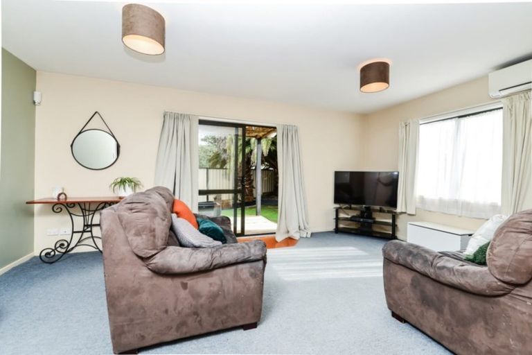 Photo of property in 54 Ross Crescent, Fairfield, Hamilton, 3214