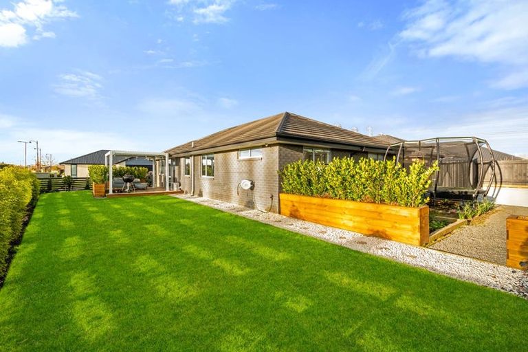 Photo of property in 2 Arabella Crescent, Yaldhurst, Christchurch, 8042