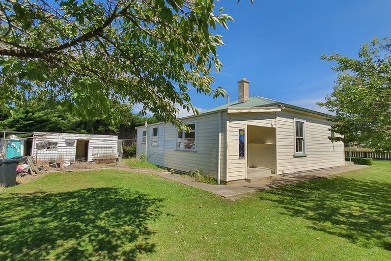 Photo of property in 10 Alice Street, Morven, Waimate, 7980