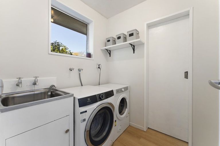 Photo of property in 6 Clivedon Place, Redwood, Christchurch, 8051