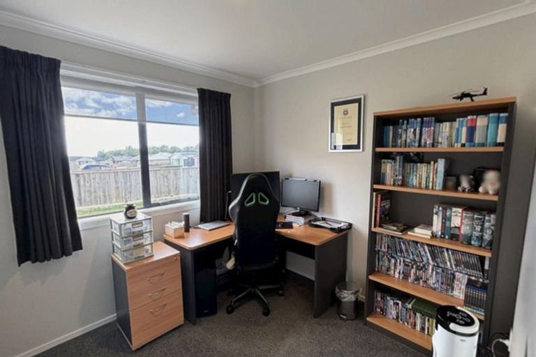 Photo of property in 93 Hinemoa Street, Levin, 5510