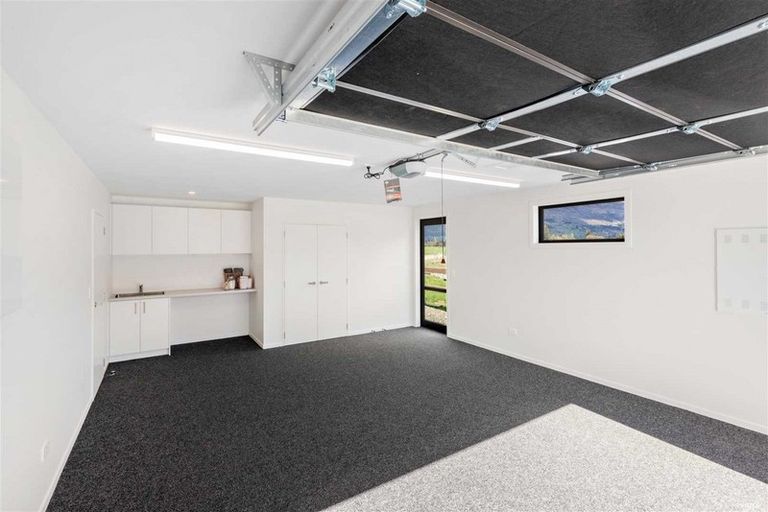 Photo of property in 6 Wallace Place, Wanaka, 9305