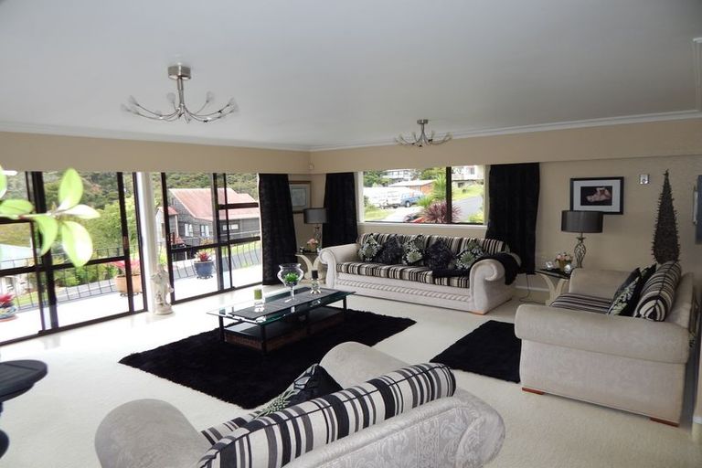 Photo of property in 21 Puketiro Place, Paihia, 0200