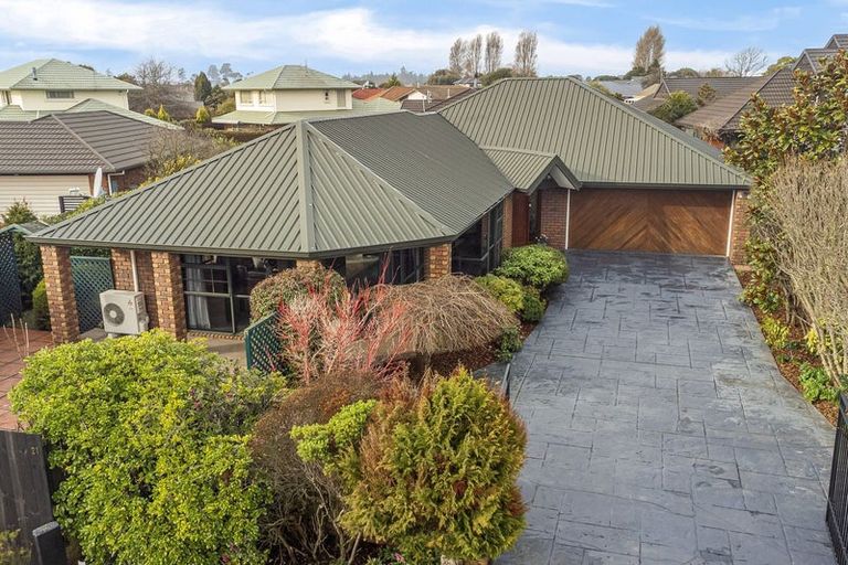 Photo of property in 14 Fieldmoor Place, Parklands, Christchurch, 8083