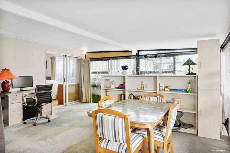 Photo of property in 1/56 Roberts Road, Glenfield, Auckland, 0629