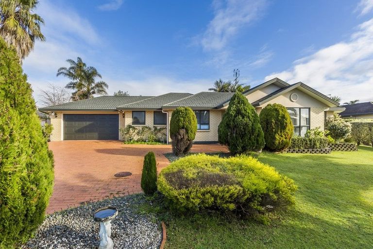 Photo of property in 69 Lothian Brae, Wattle Downs, Auckland, 2103