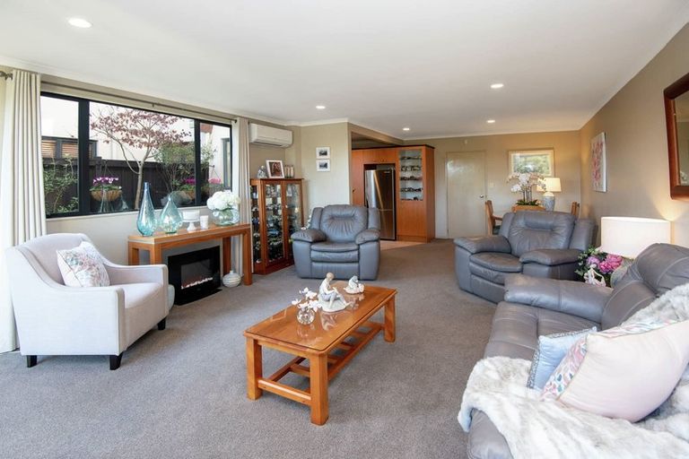 Photo of property in 1/27 Kellaway Drive, East Tamaki, Auckland, 2013