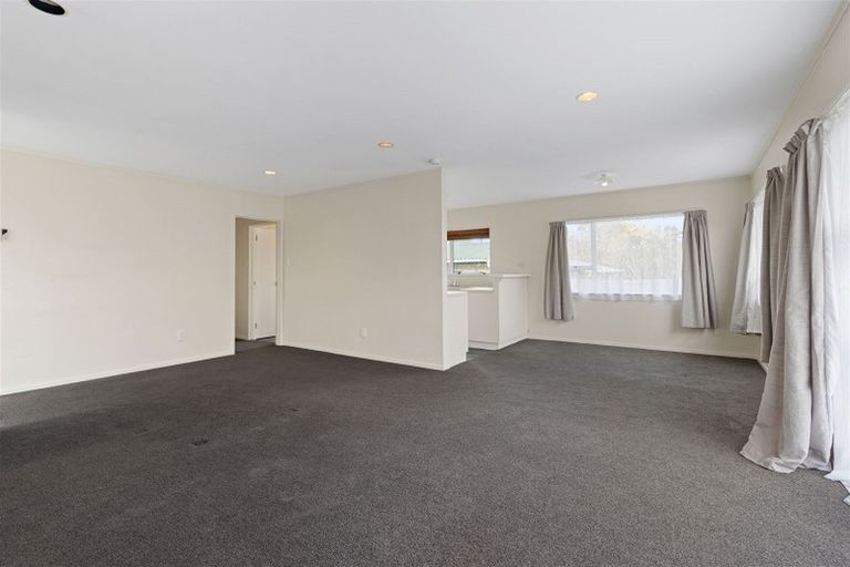 Photo of property in 1/27 Woodglen Road, Glen Eden, Auckland, 0602