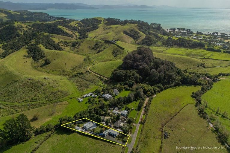 Photo of property in 17 Cemetery Road, Kuaotunu, Whitianga, 3592