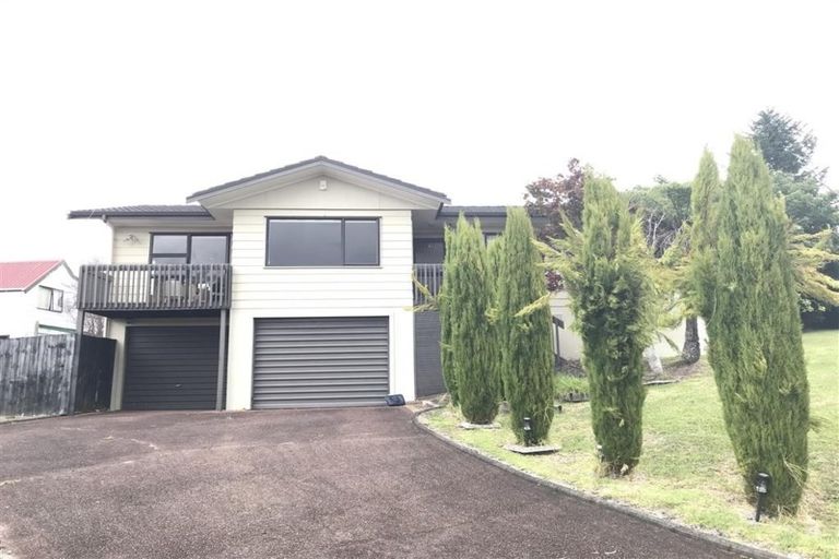 Photo of property in 12 Cassandra Grove, Totara Vale, Auckland, 0629