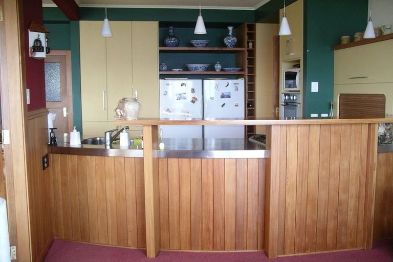 Photo of property in 114 Homebush Road, Khandallah, Wellington, 6035