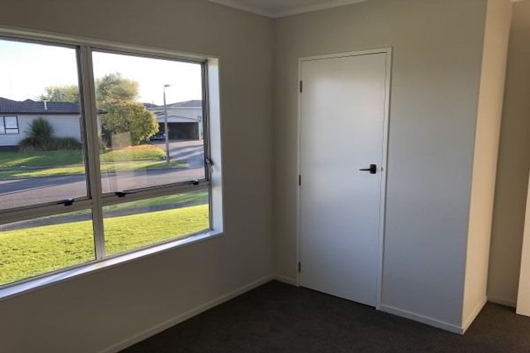 Photo of property in 10 Jupiter Street, Milson, Palmerston North, 4414