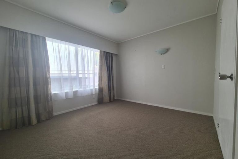 Photo of property in 1/32 Matuhi Rise, Henderson, Auckland, 0612