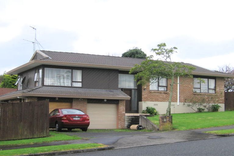Photo of property in 1 Lexington Drive, Botany Downs, Auckland, 2010